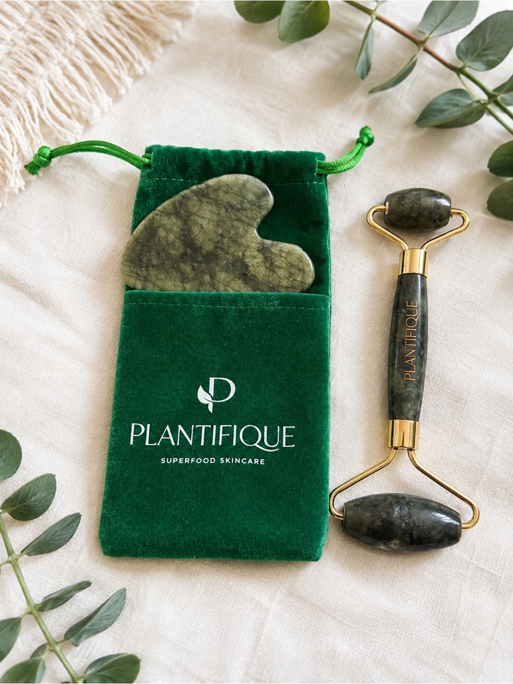 Green Jade Roller & Gua Sha Set - Facial Massage Tool - Picture 3 of 3